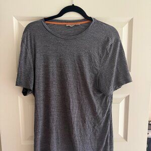 Icebreaker Merino Sphere II Short Sleeve T-Shirt, Size Medium - Midnight Heather